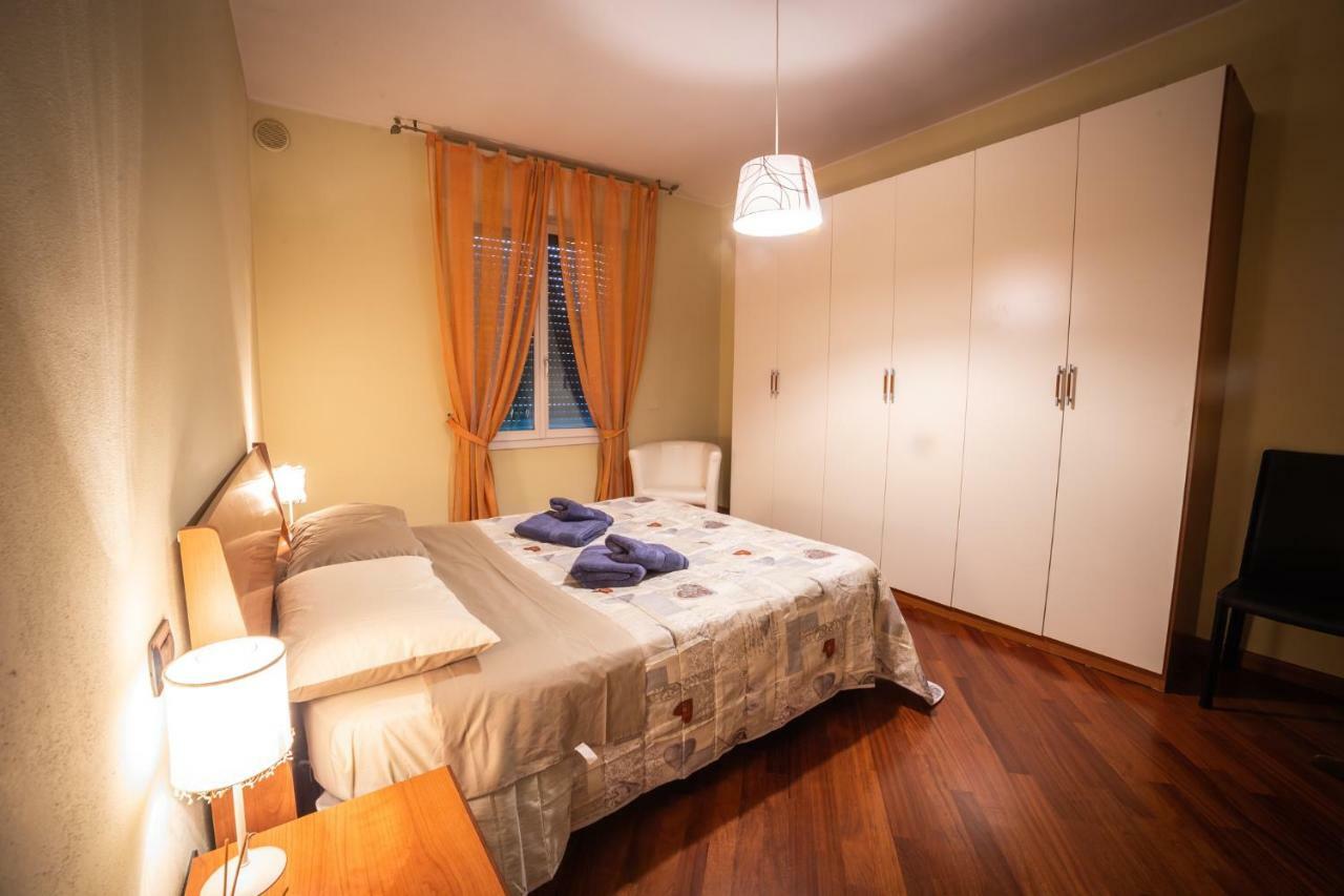 Cinematic Modern Flat, 100 Mt Da Ospedale Lejlighed Ravenna Eksteriør billede